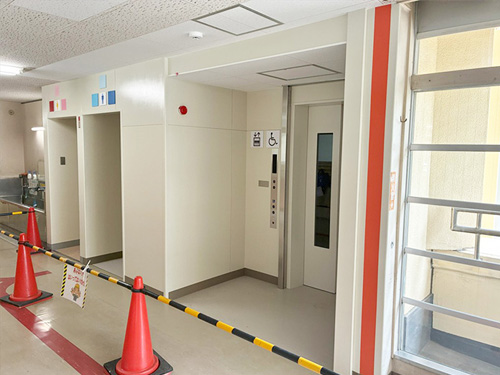 日枝小学校昇降路新設その他工事（建築工事）
