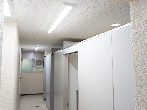 朝比奈小学校ほか１校トイレ改修その他工事（建築・電気）